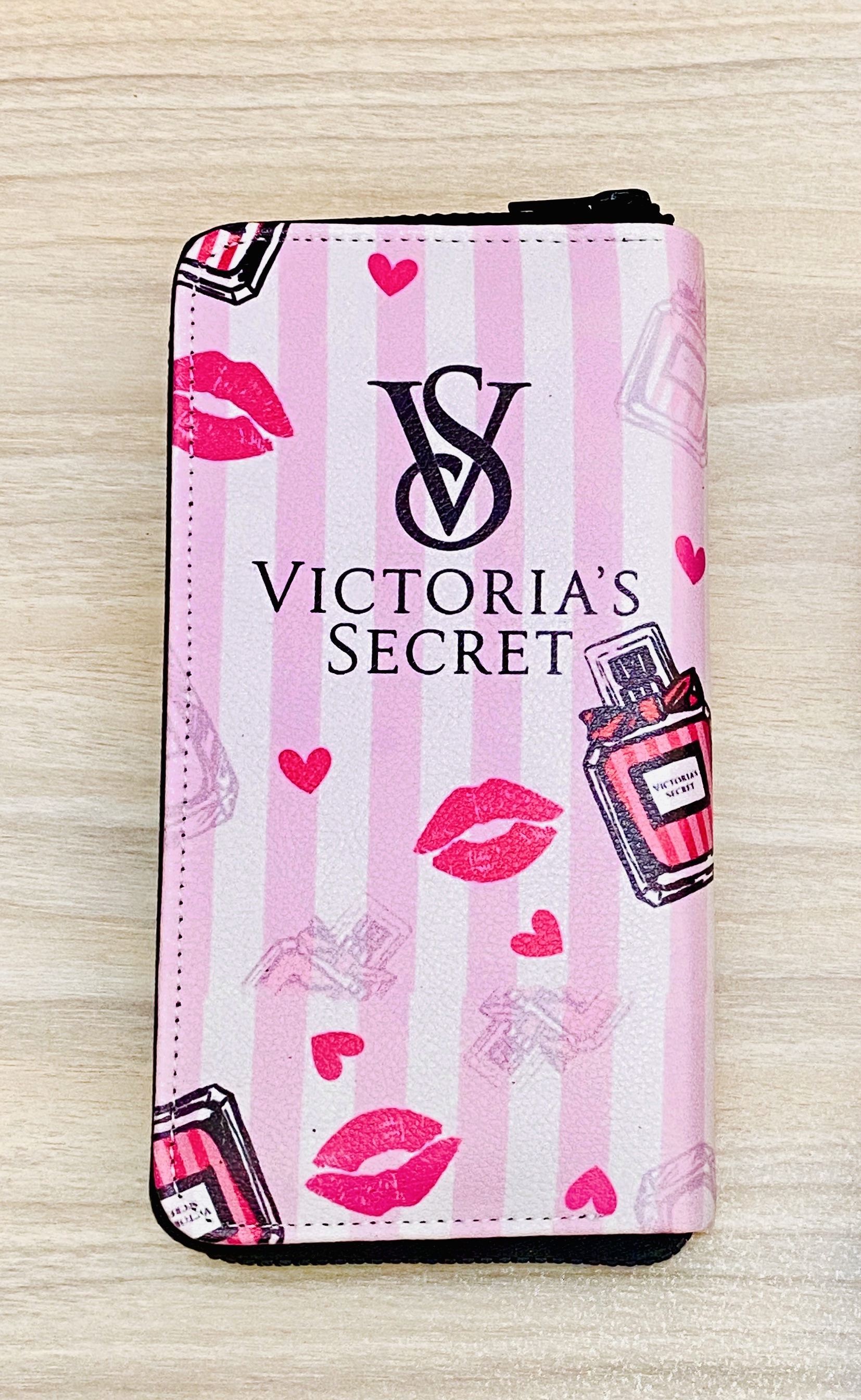 کیف پول بزرگ Victoria’s Secret