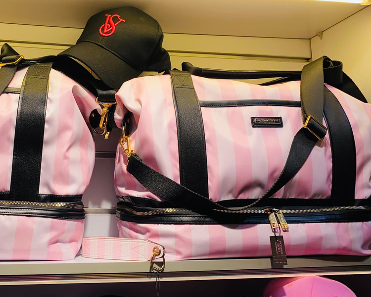 تراول بگ ویکتوریاسکرت