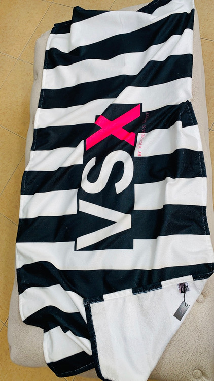 حوله ویکتوریا سکرت