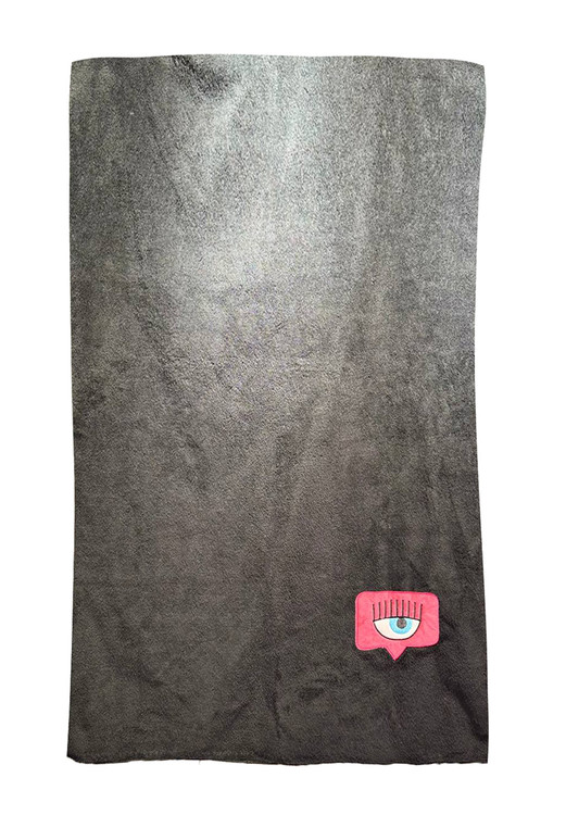 حوله استخری کیارا مشکی