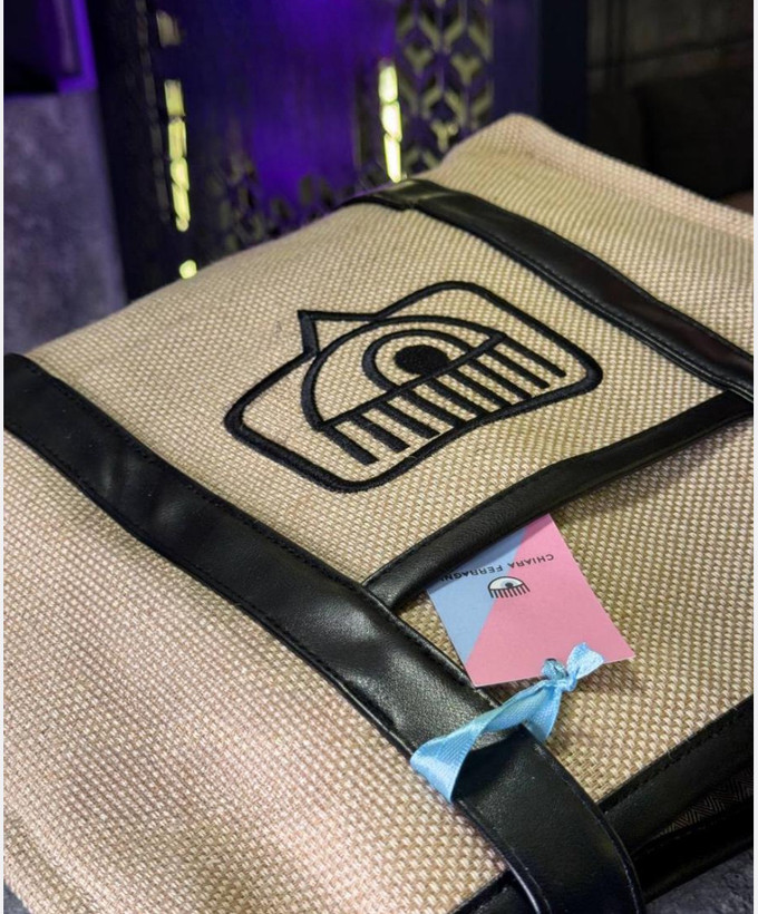 کیف دوشی کنفی کیارا