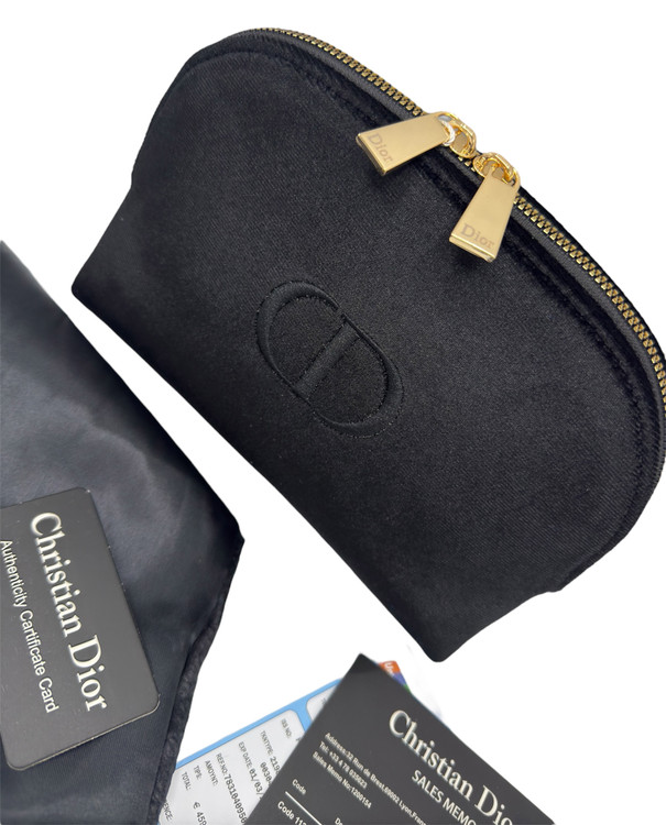 کیف آرایشی دیور شناسنامه دار