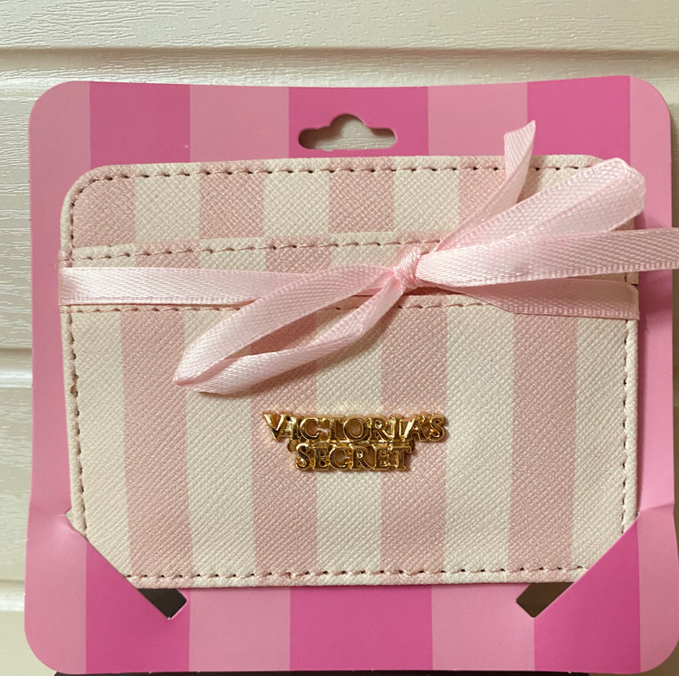 جاکارتی ویکتوریا سکرت