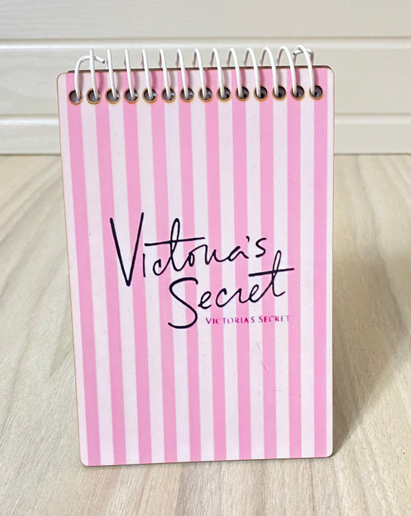 دفترچه خط دار ویکتوریاسکرت