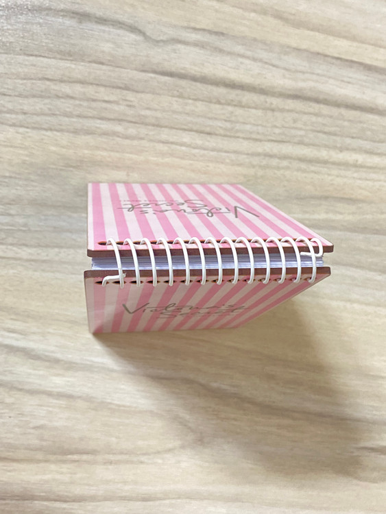 دفترچه سیمی ویکتوریاسکرت