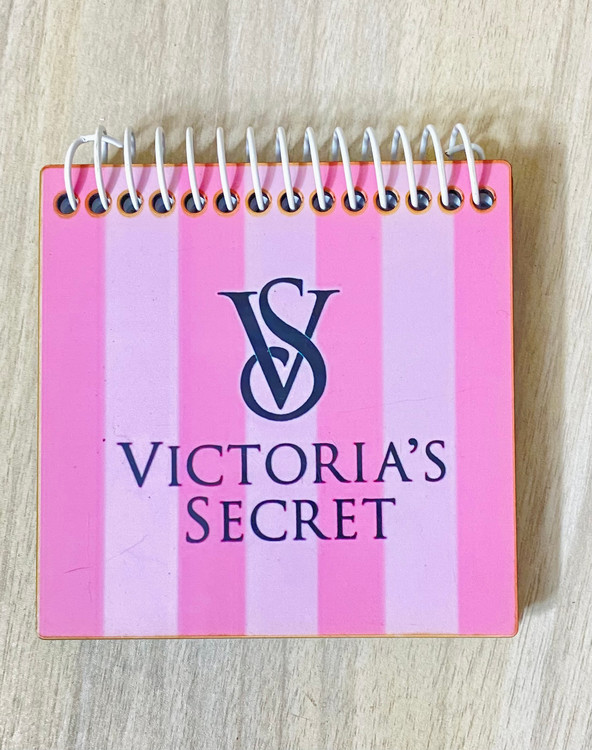 دفترچه ویکتوریاسکرت