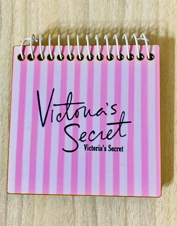 دفترچه ویکتوریاسکرت