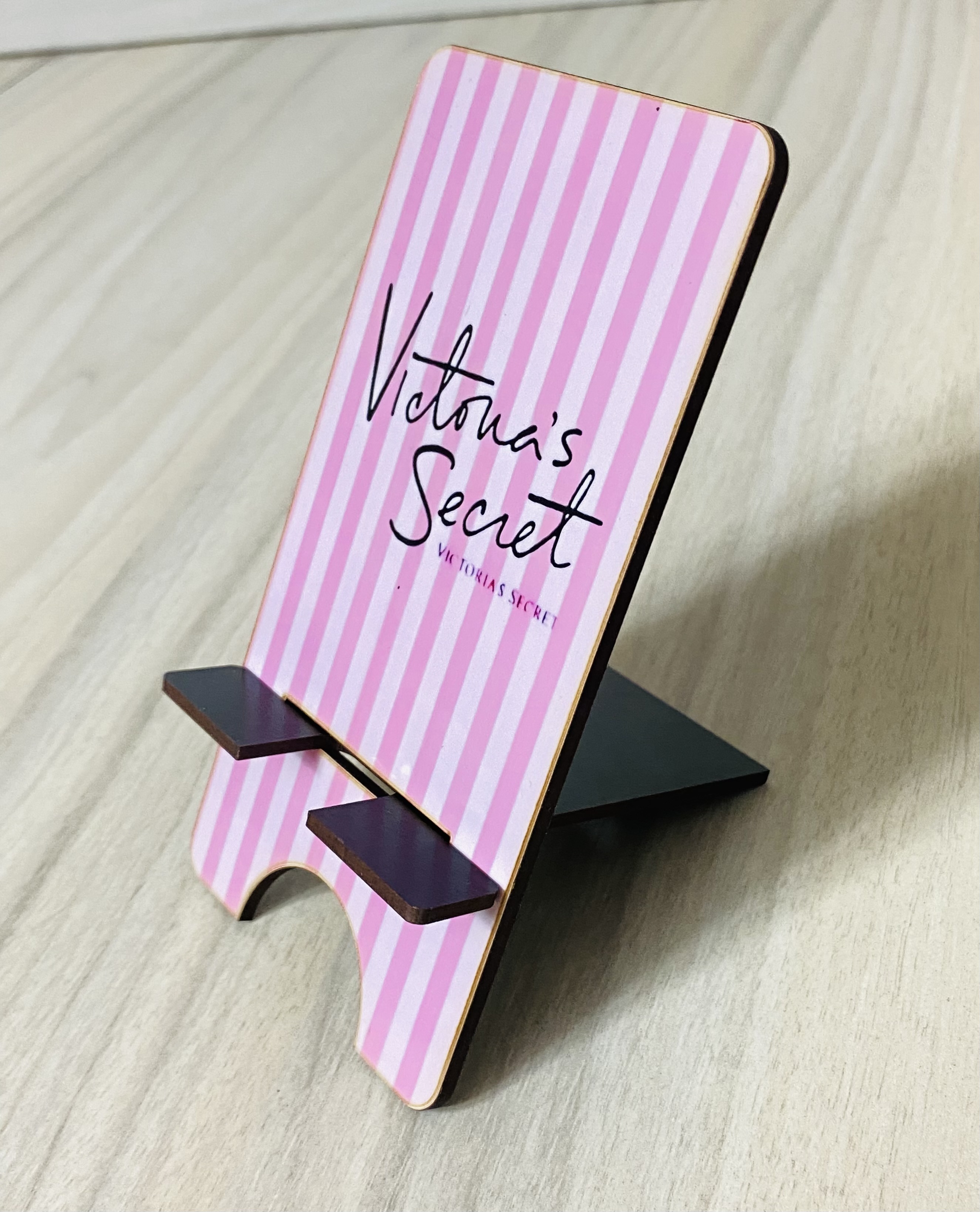 پایه نگهدارنده گوشی موبایل ویکتوریا سکرت