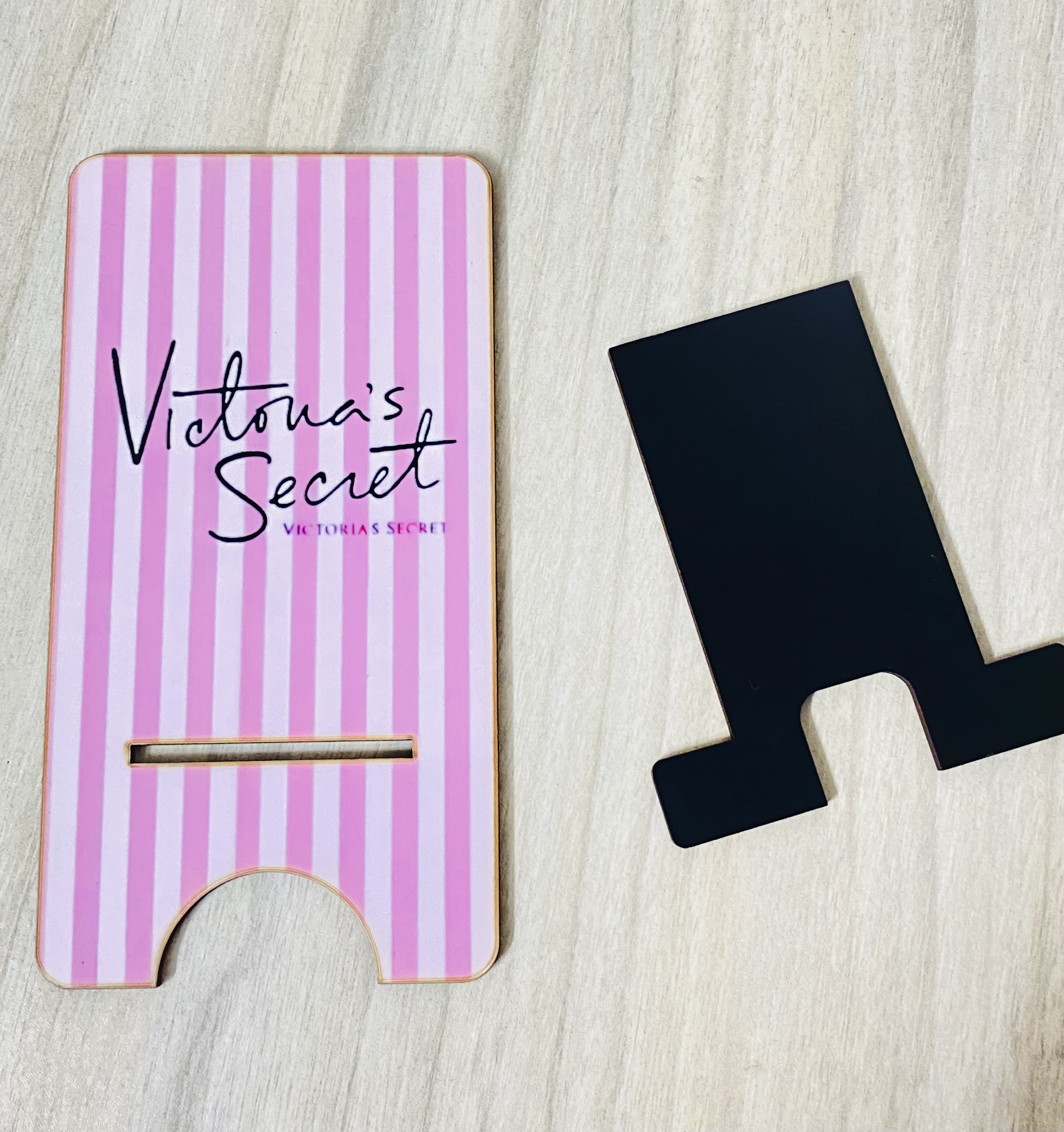 پایه نگهدارنده گوشی موبایل ویکتوریا سکرت