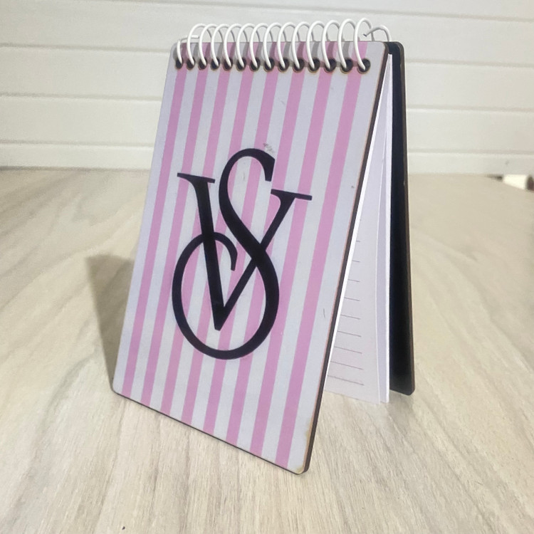 دفترچه جلد چوبی ویکتوریاسکرت