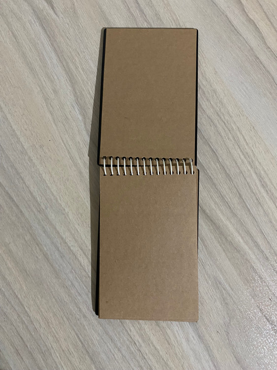 دفترچه کاغذ کاهی ویکتوریاسکرت