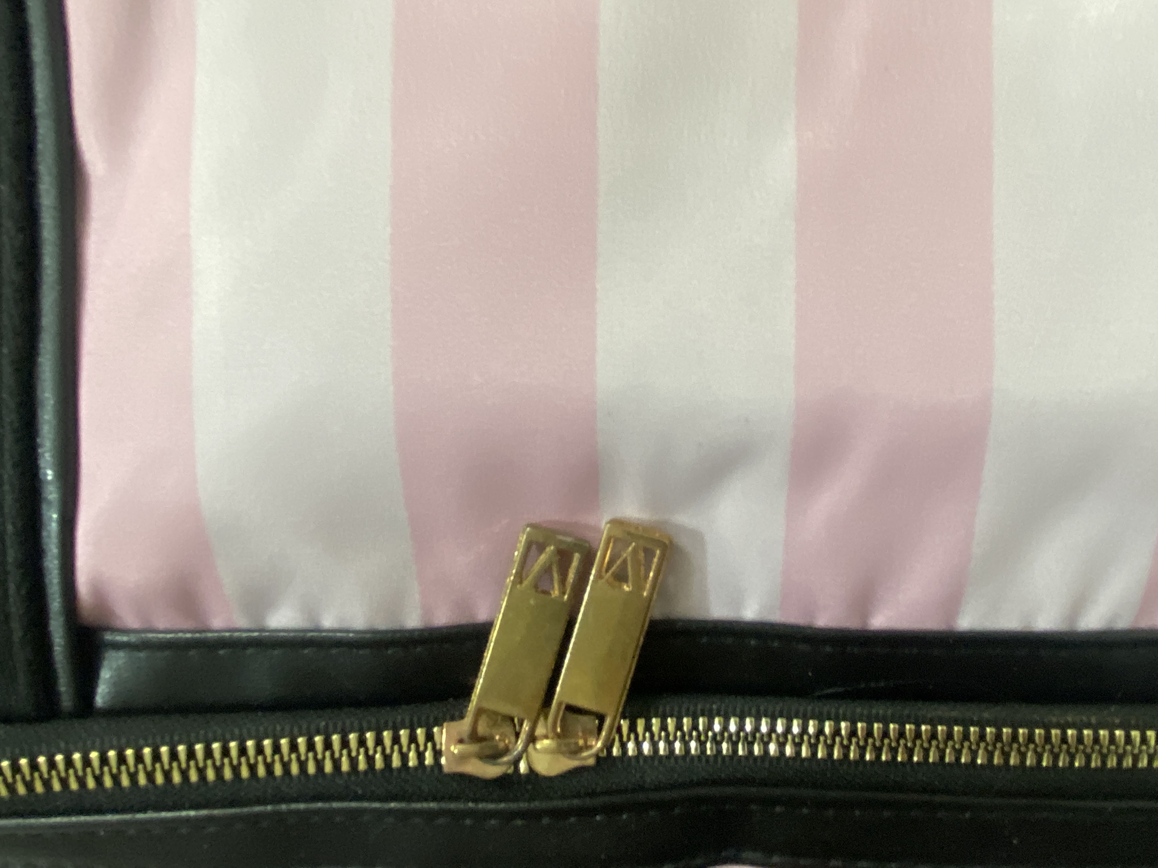ساک مسافرتی  Victoria’s Secret