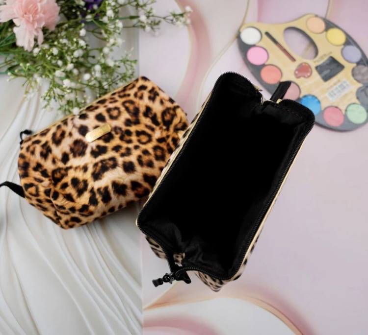 کیف آرایش پلنگی