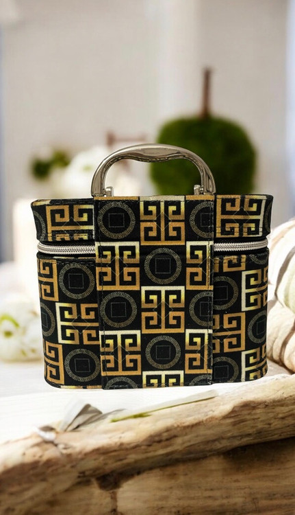 کیف آرایشی طرح فندی