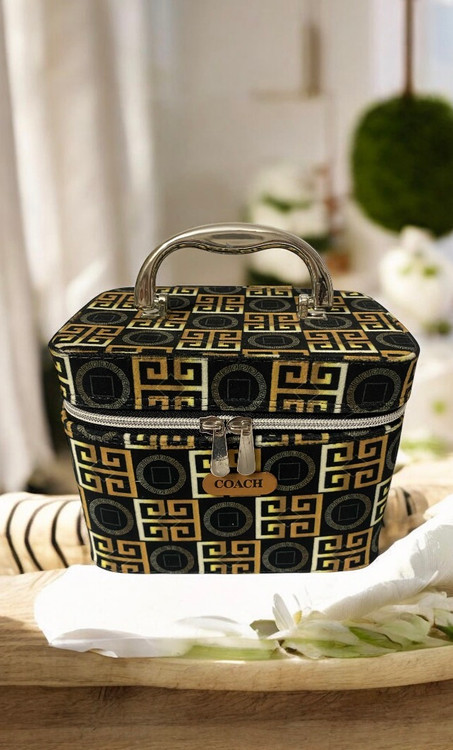 کیف آرایشی طرح فندی