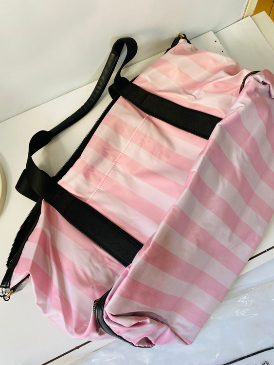 تراول بگ ویکتوریاسکرت