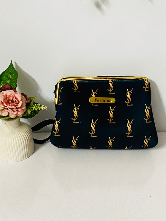 کیف لوازم آرایش طرح برند