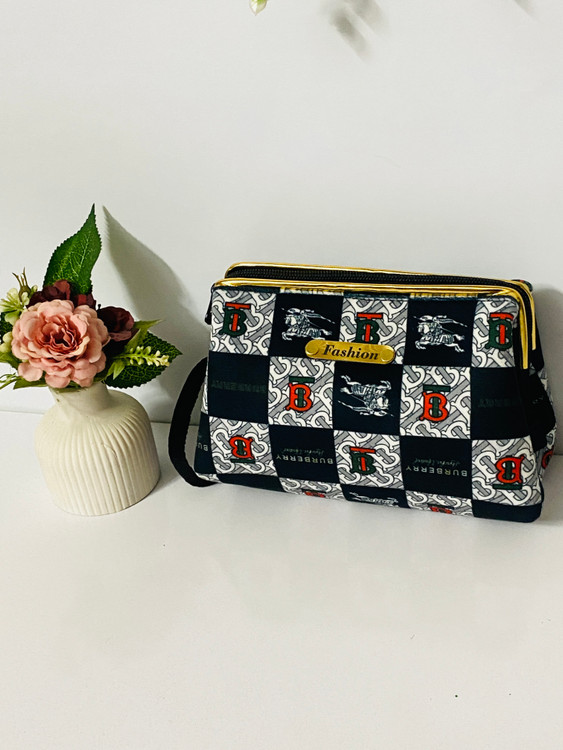 کیف لوازم آرایش طرح بولگاری
