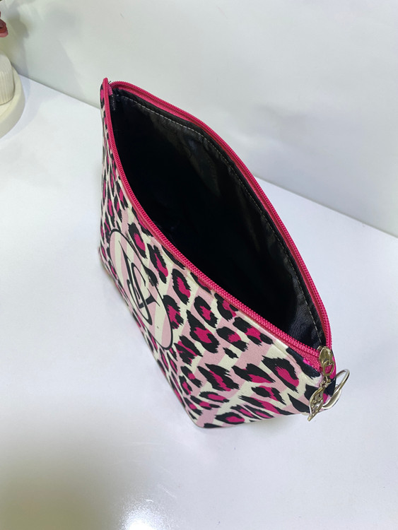 کیف آرایشی ویکتوریاسکرت