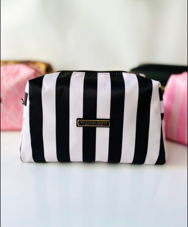 کیف آرایشی ویکتوریا سکرت