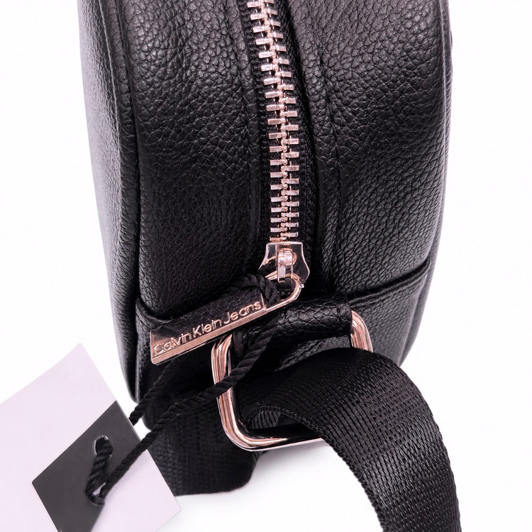 کیف دوشی Calvin Klein
